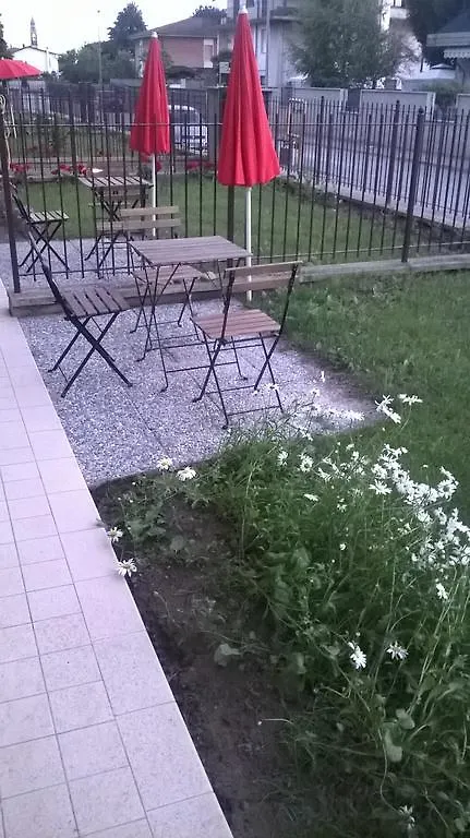 Residenza Di Via Dei Salici Gropello Cairoli